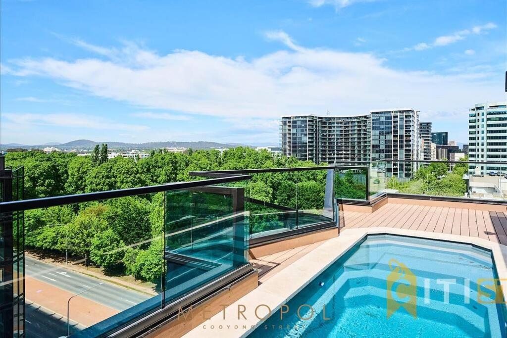 Sensational 1Bd, 1Bth Apt W/ Impressive Park Views * Canberra