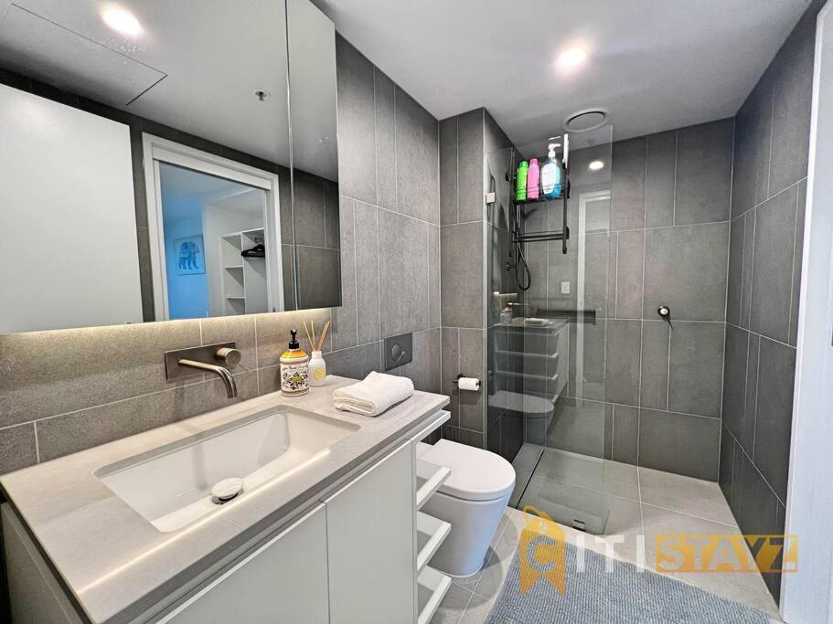 Sensational 1Bd, 1Bth Apt W/ Impressive Park Views Apartment